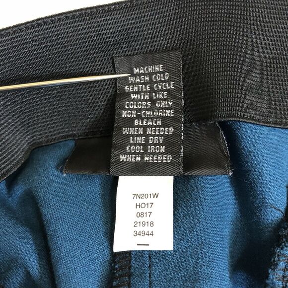 Women’s Dress Pants Alfani Black With Blue Shell Pattern Size 20W Elastic Wrist - Picture 11 of 12